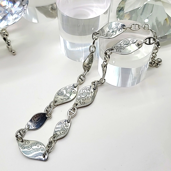 Retired Brighton "TWIRL" Swirled Links Necklace! Swirls & Lines Etched Details! - Picture 3 of 10
